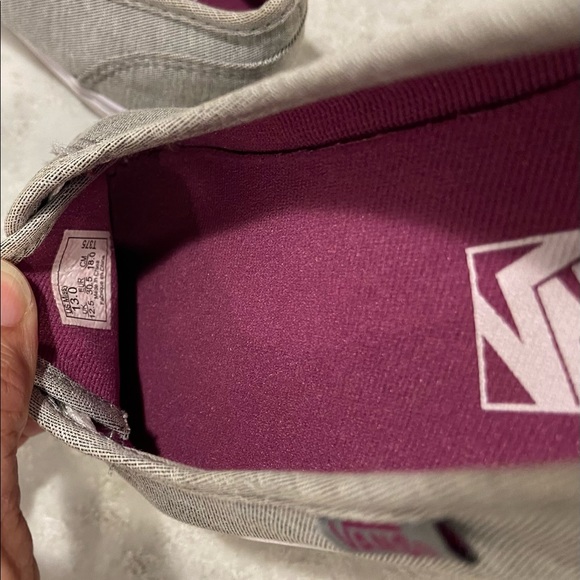 Vans girls 12 Grey Palisade with white ties. Fabulous condition. - Picture 4 of 4